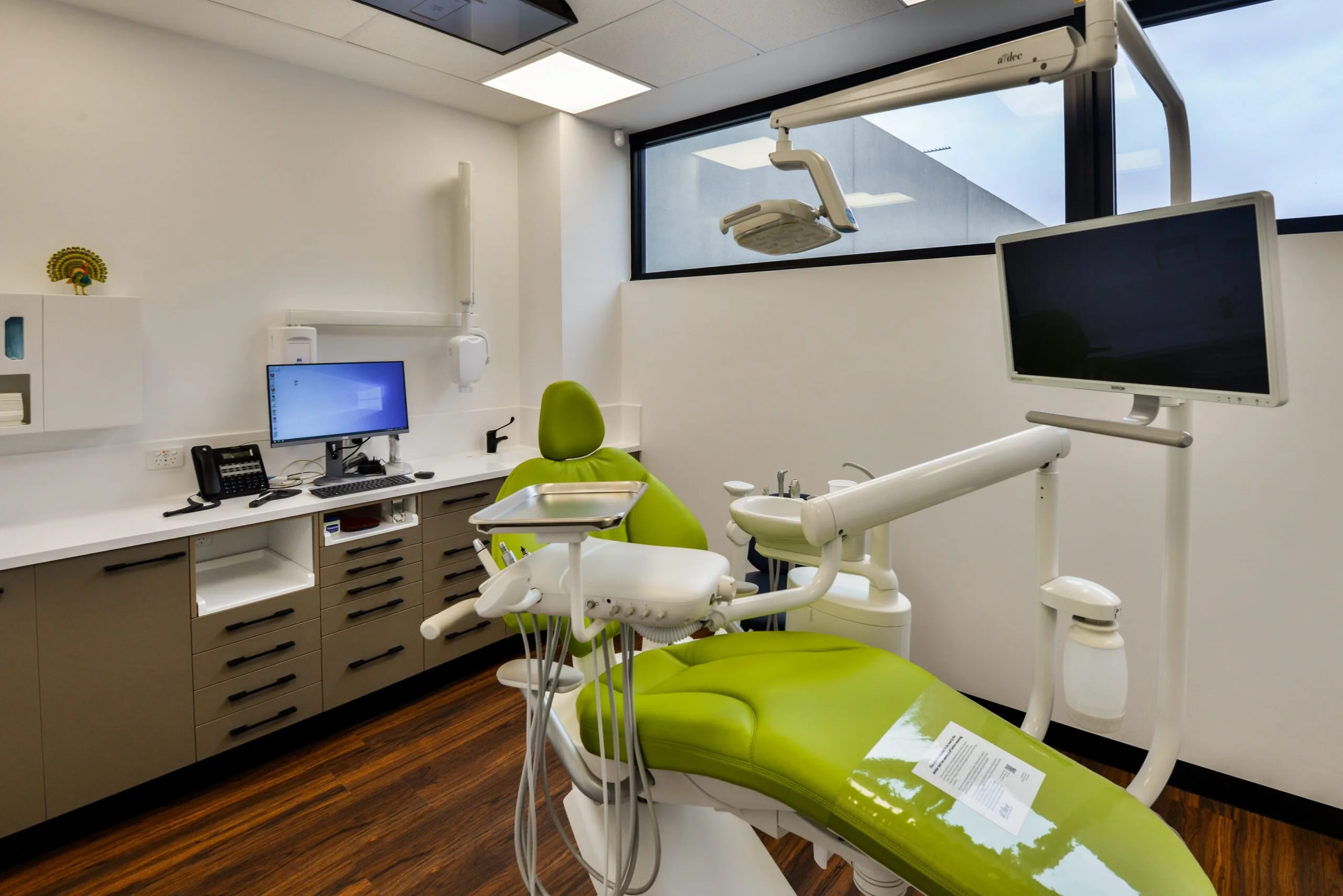 Melbourne commercial builder for dental clinics Contemporary dental office fit-out completed by a commercial builder in Melbourne